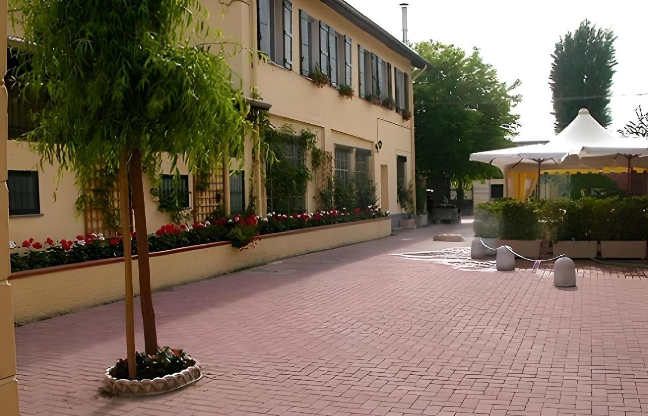 Appartamento Bilocale Milano Exterior foto